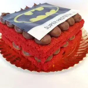 Bolo Super Protetor Red Velvet Com Chocolate De Leite