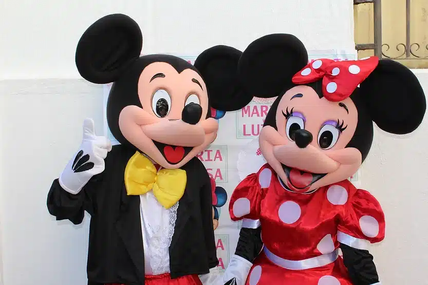 Mickey E Minney