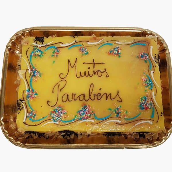 Bolo Retangular De Pão De Ló