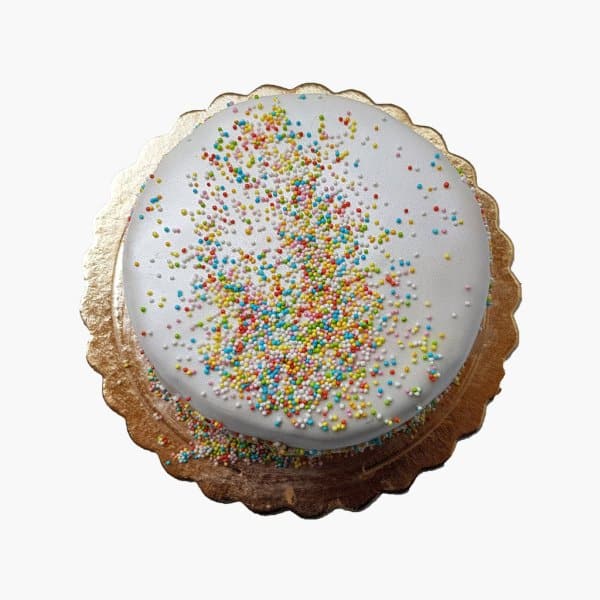 Bolo Branco Com Bolinhas Variadas