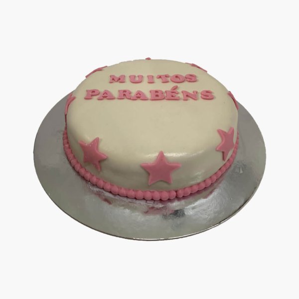 Bolo Branco Com Estrelas Rosas