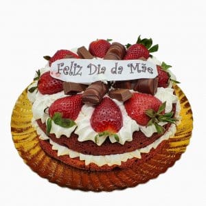 Bolo Delicioso Com Morangos E Kinder