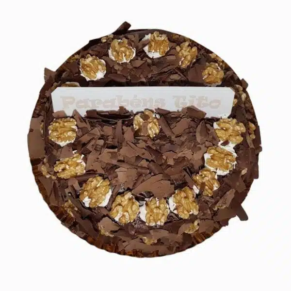 Bolo Simples De Chocolate Com Nozes Vista De Cima 1024x768