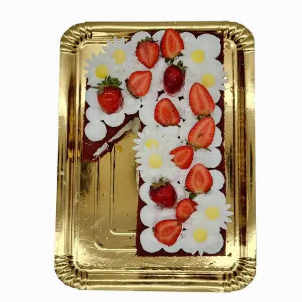 Bolo De 1 Ano Com Flores E Morangos