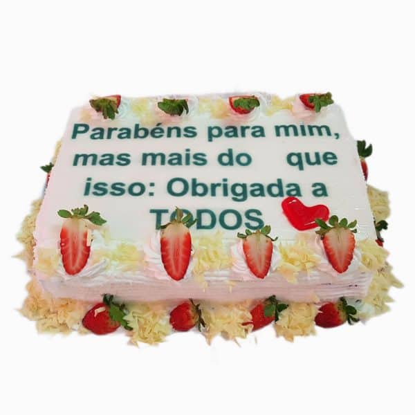 Bolo Com Chantili Morangos E Chocolate Branco