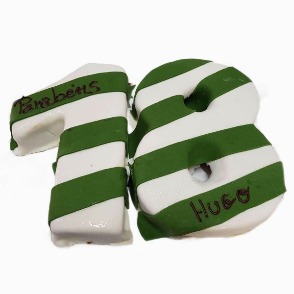 Bolo De 18 Anos Branco Com Riscas Verdes