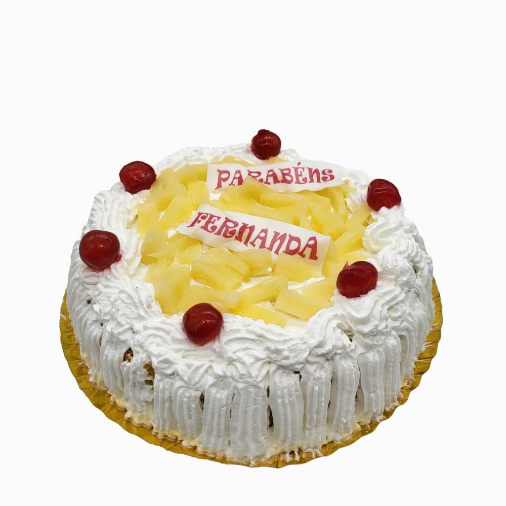 Bolo Com Chantilly E Fruta