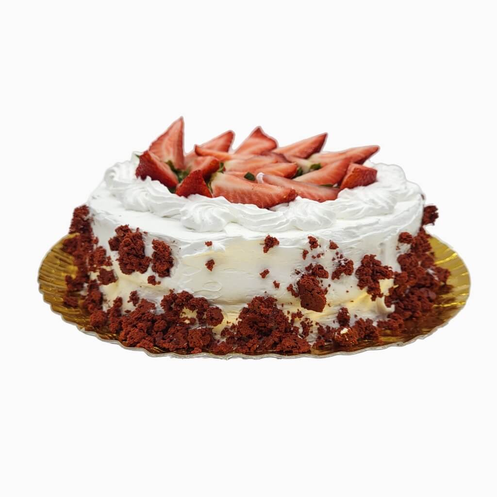 Bolo Red Velvet Com Chantilly E Morangos
