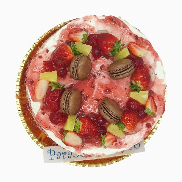 Bolo Com Macarons E Frutas