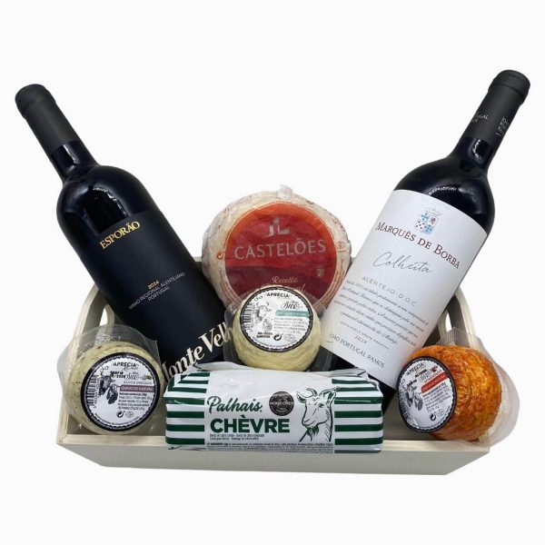 Cabaz De Queijos E Vinhos